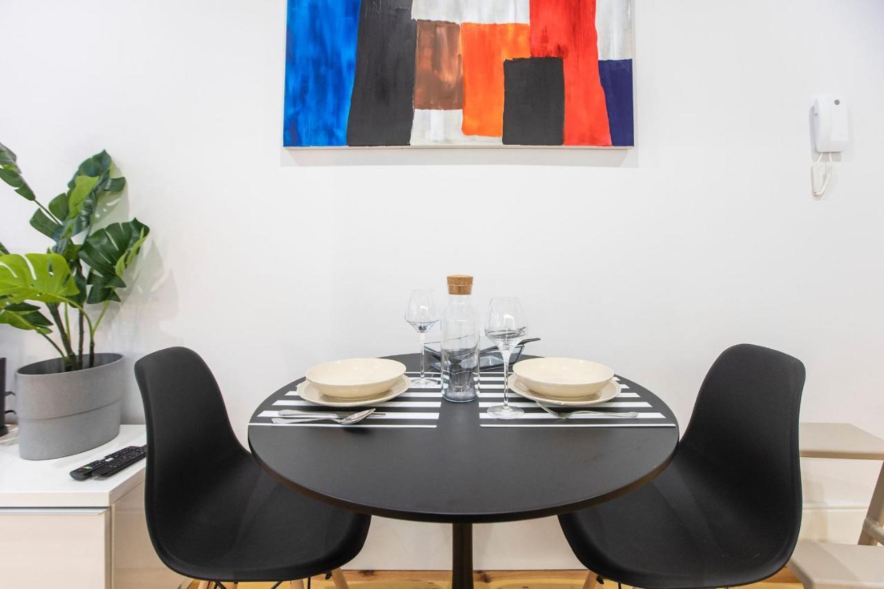 Trendy Vintage Downtown By Lovelystay Porto Bagian luar foto