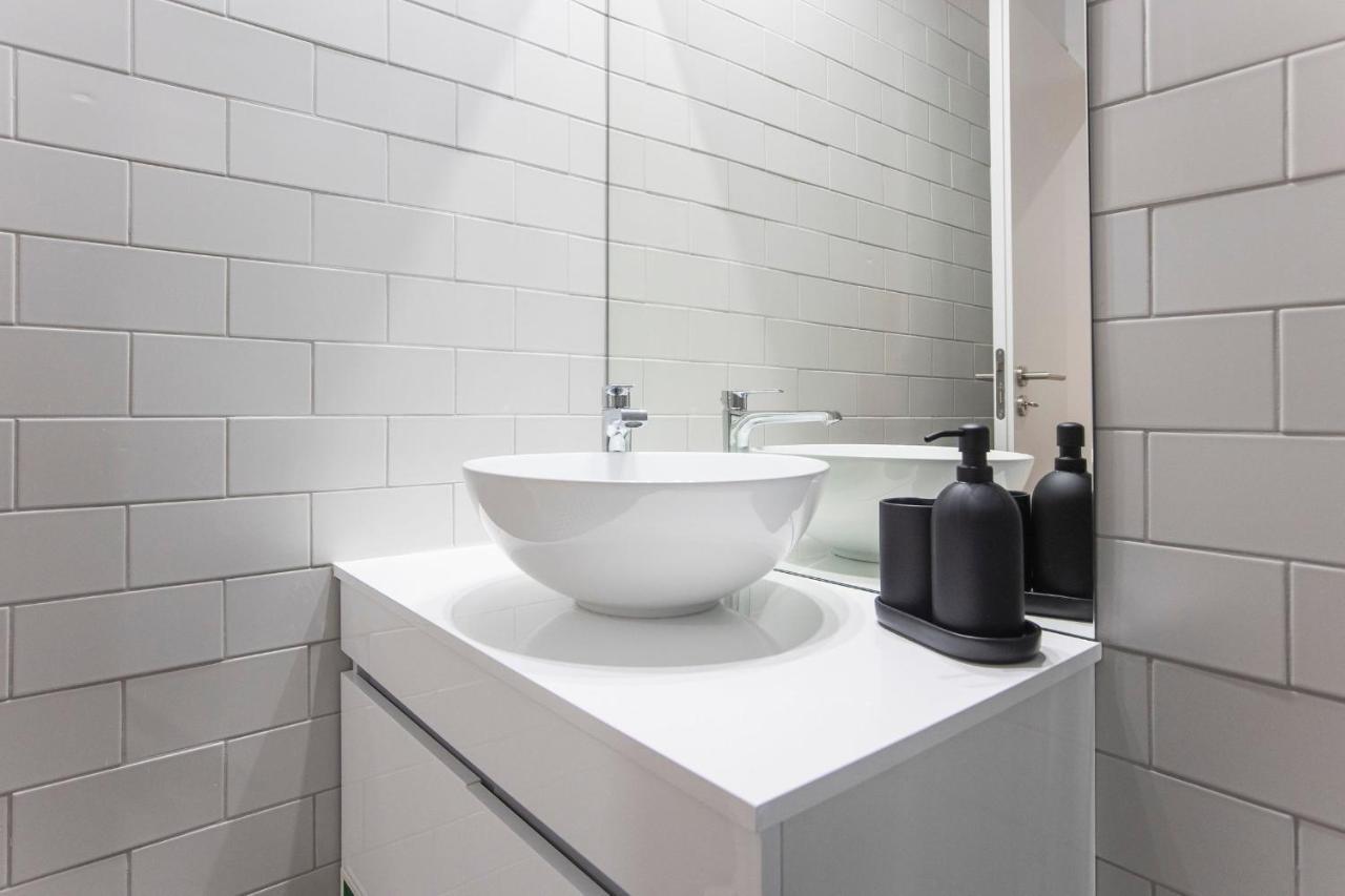 Trendy Vintage Downtown By Lovelystay Porto Bagian luar foto